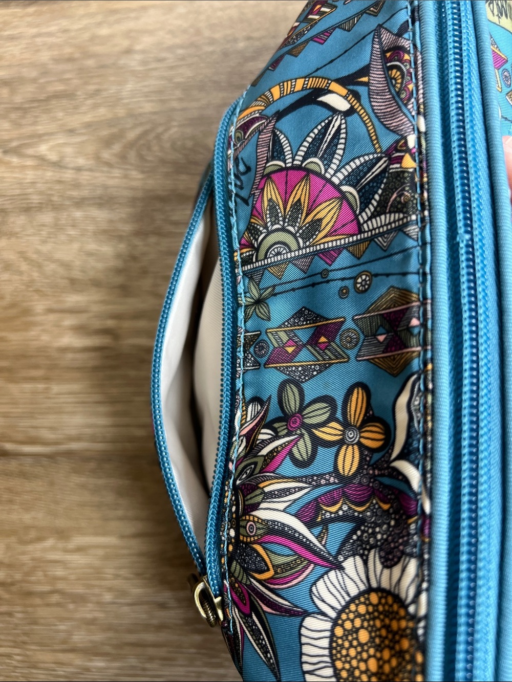 Sakroots Spirit Desert Valentina Ramos Artist Series Artist Circle Crossbody - Picture 7 of 16